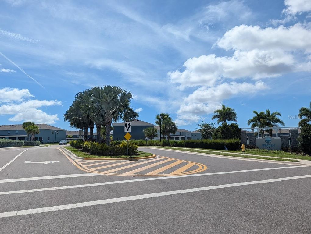Image 58 of property listing at 4015 BLUE BANKS LANE, Bradenton, FL 34208