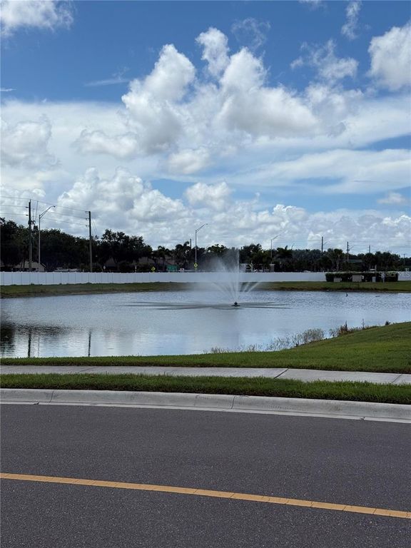 Image 63 of property listing at 4015 BLUE BANKS LANE, Bradenton, FL 34208