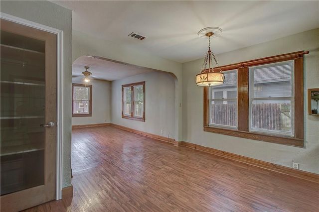 607 E 15th ST, Georgetown, TX 78626