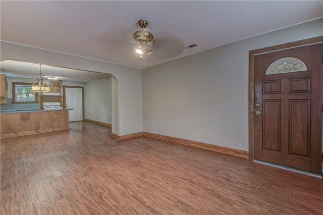 607 E 15th ST, Georgetown, TX 78626