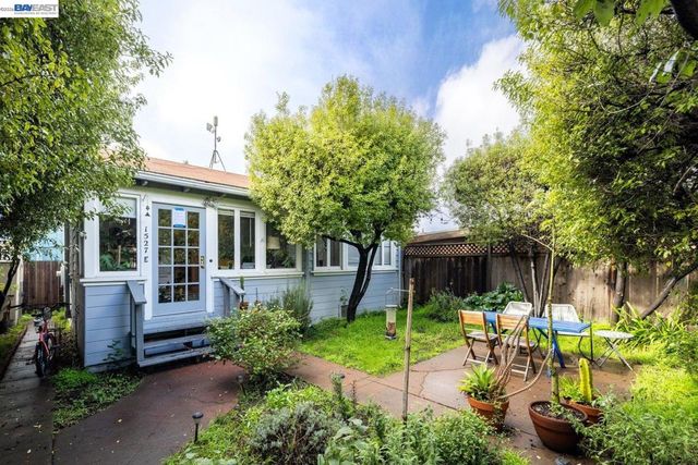 1527 8th St, Alameda, CA 94501