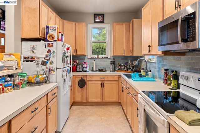 1527 8th St, Alameda, CA 94501