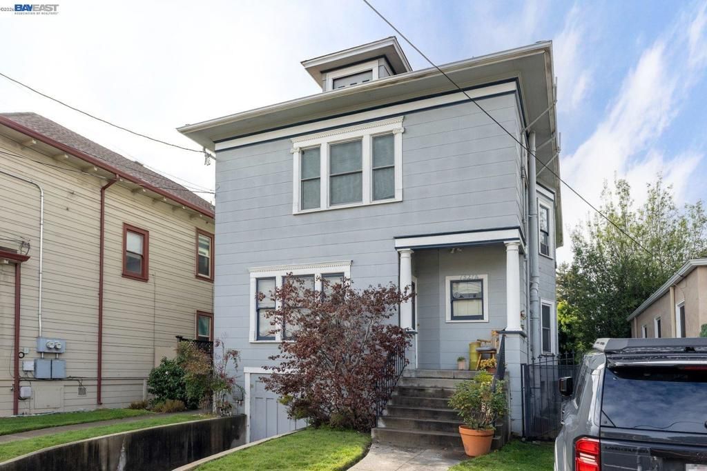 1527 8th St, Alameda, CA 94501