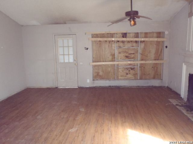 325 Sunrose Ln, Cibolo, TX 78108