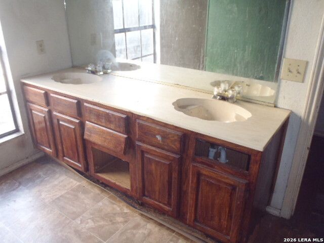 325 Sunrose Ln, Cibolo, TX 78108