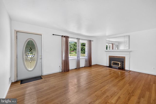5611 PARK DR, Bowie, MD 20715