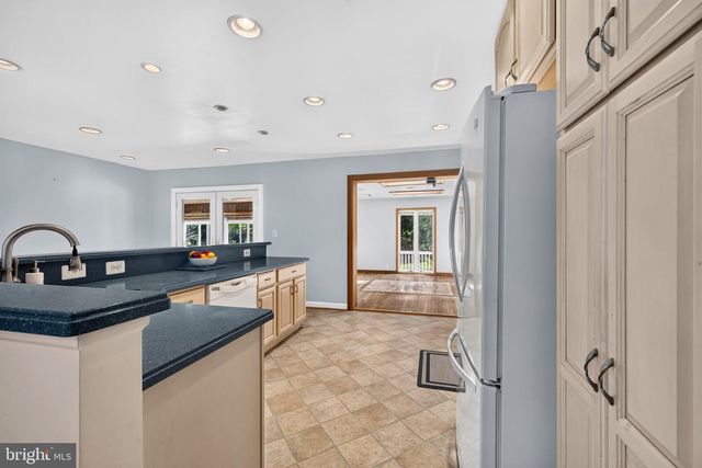 5611 PARK DR, Bowie, MD 20715