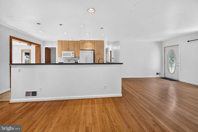 5611 PARK DR, Bowie, MD 20715