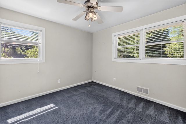 5611 PARK DR, Bowie, MD 20715