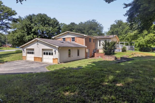 5611 PARK DR, Bowie, MD 20715