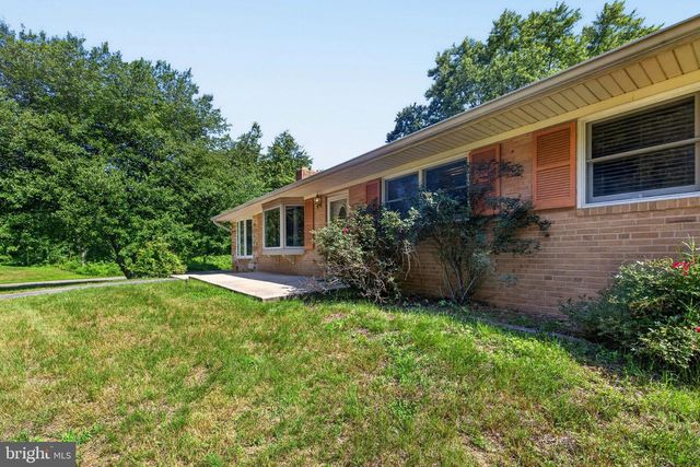 5611 PARK DR, Bowie, MD 20715