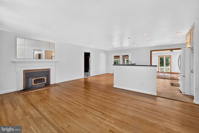 5611 PARK DR, Bowie, MD 20715