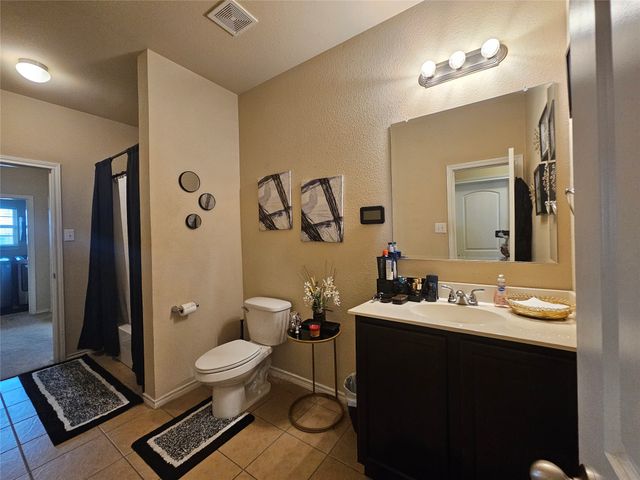 1813 Overlook Drive, Lancaster, TX 75146