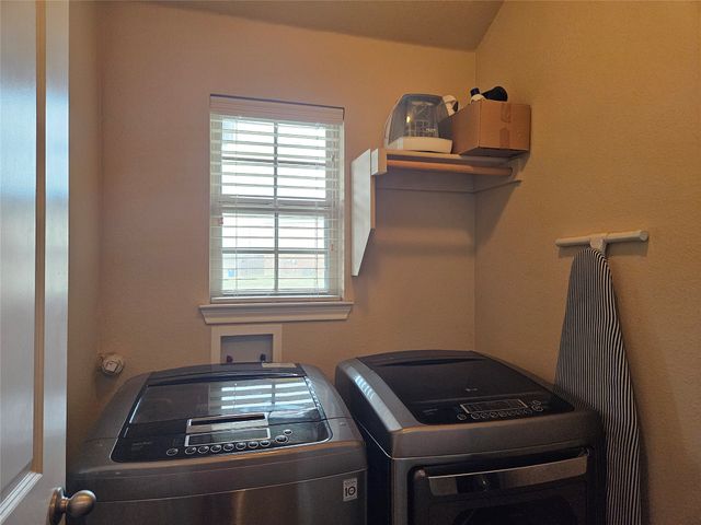 1813 Overlook Drive, Lancaster, TX 75146