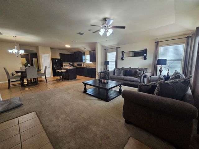 1813 Overlook Drive, Lancaster, TX 75146