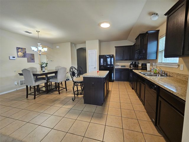 1813 Overlook Drive, Lancaster, TX 75146