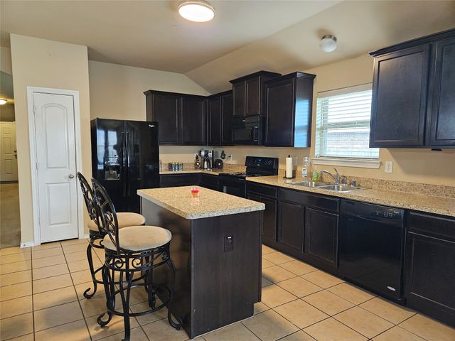 1813 Overlook Drive, Lancaster, TX 75146