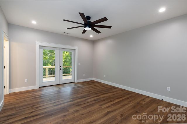 79 Midway Drive 22, Sylva, NC 28779