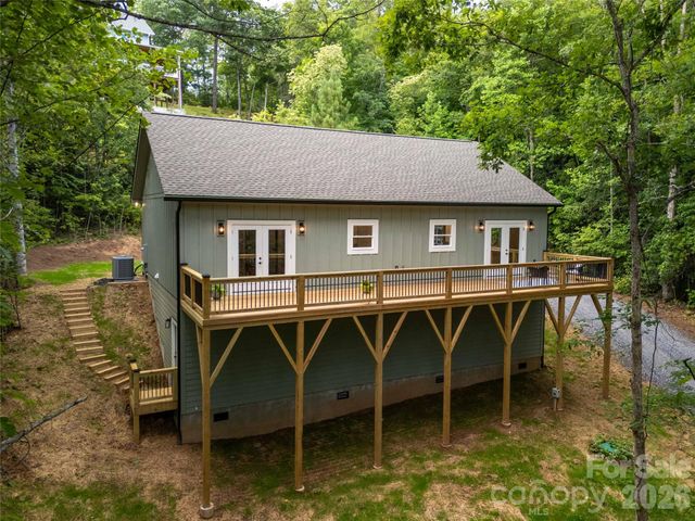 79 Midway Drive 22, Sylva, NC 28779