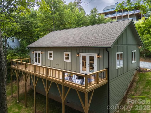 79 Midway Drive 22, Sylva, NC 28779