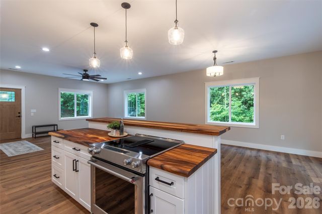79 Midway Drive 22, Sylva, NC 28779