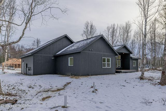 2953 N Cottage Knoll Drive, Palmer, AK 99645