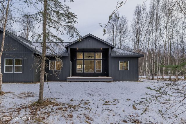 2953 N Cottage Knoll Drive, Palmer, AK 99645