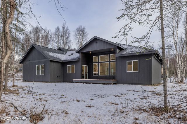 2953 N Cottage Knoll Drive, Palmer, AK 99645