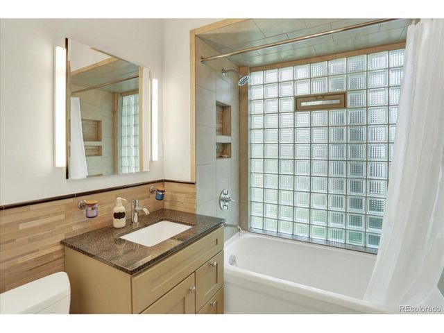 695 Dahlia St, Denver, CO 80220
