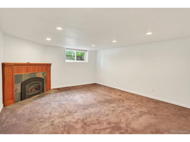 695 Dahlia St, Denver, CO 80220