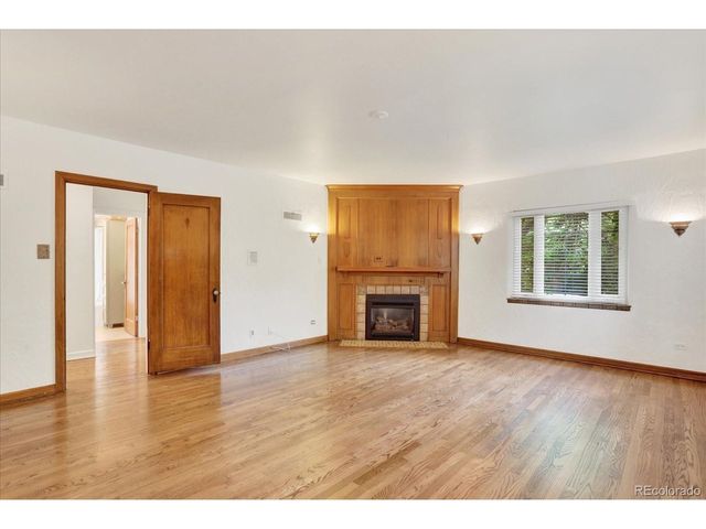 695 Dahlia St, Denver, CO 80220