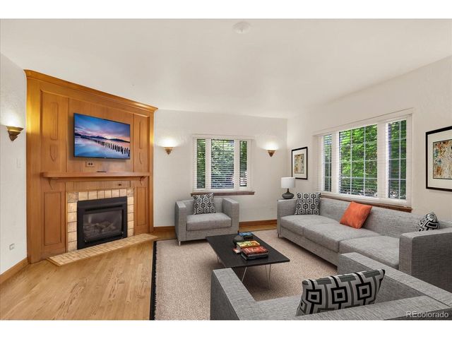 695 Dahlia St, Denver, CO 80220