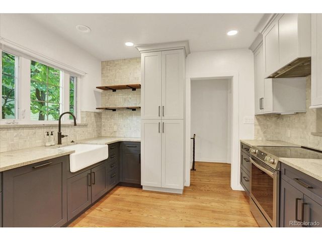695 Dahlia St, Denver, CO 80220