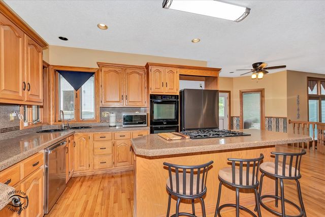 2500 Beverly Way, Ottawa, IL 61350