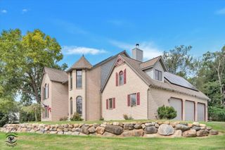 2500 Beverly Way, Ottawa, IL 61350