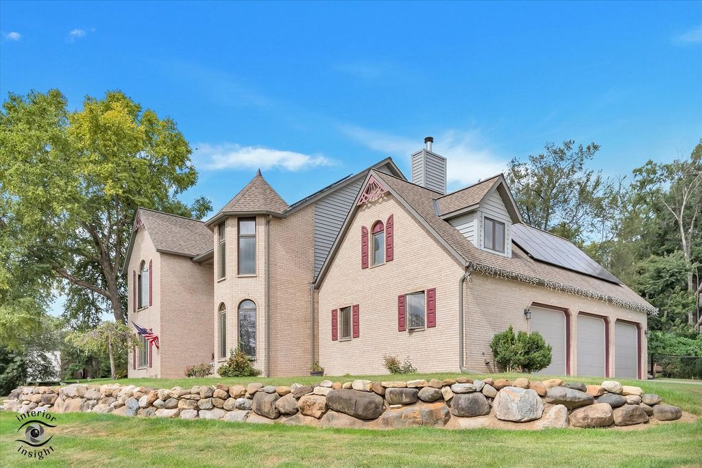 2500 Beverly Way, Ottawa, IL 61350