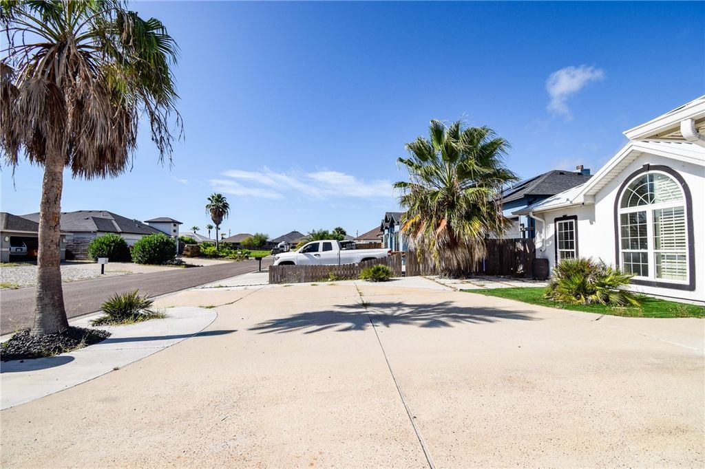 16121 Seagrape St, Corpus Christi, TX 78418 — photo 3