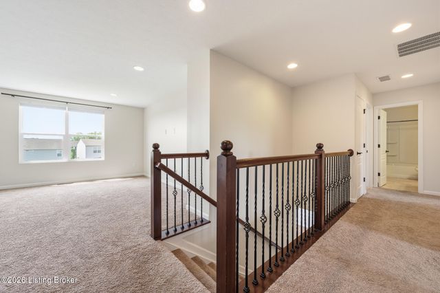 11716 Chandler Ct, Louisville, KY 40299