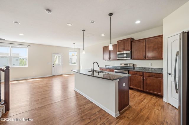 11716 Chandler Ct, Louisville, KY 40299