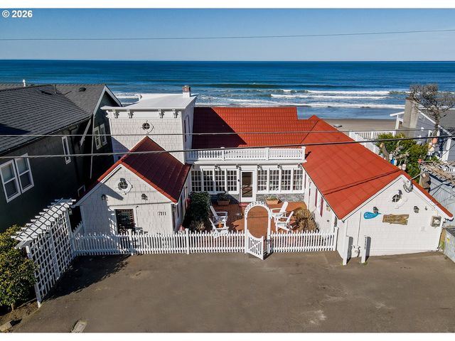 7111 Nw LOGAN Rd, Lincoln City, OR 97367