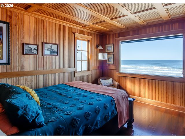 7111 Nw LOGAN Rd, Lincoln City, OR 97367