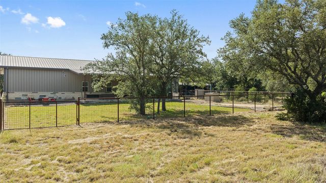 764 Stubbs RD, Johnson City, TX 78636