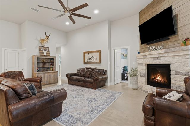 764 Stubbs RD, Johnson City, TX 78636