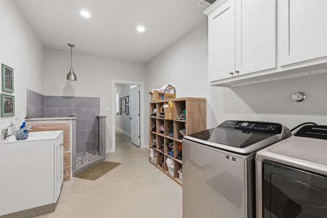 764 Stubbs RD, Johnson City, TX 78636