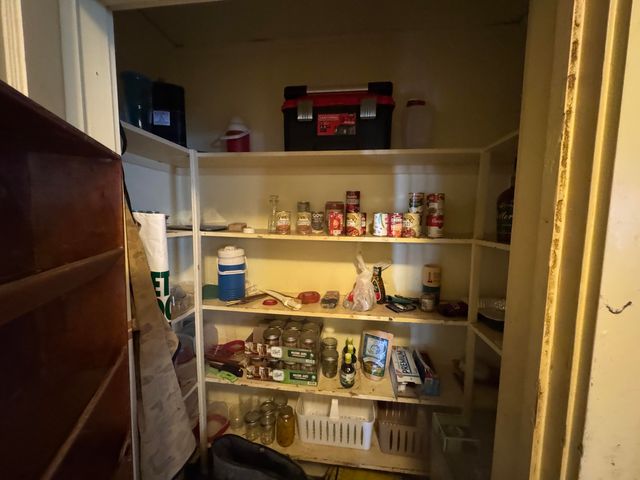 200 N Lemacks Street, Walterboro, SC 29488