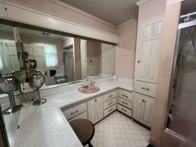 200 N Lemacks Street, Walterboro, SC 29488