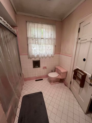200 N Lemacks Street, Walterboro, SC 29488