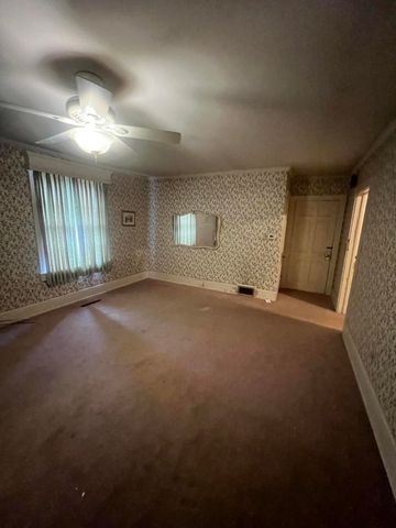 200 N Lemacks Street, Walterboro, SC 29488