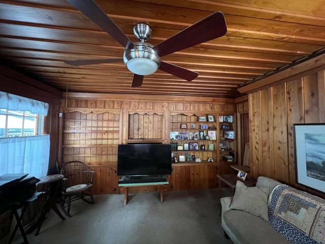 200 N Lemacks Street, Walterboro, SC 29488