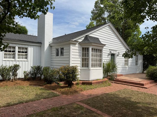 200 N Lemacks Street, Walterboro, SC 29488